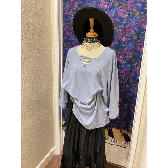 🌈 Wonderful v neck detail top - Picture 10 of 11